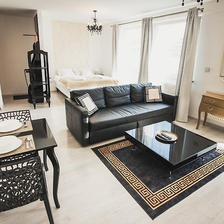 Zara Luxury Apartments The Absolute Center Of Žilina Exterior foto