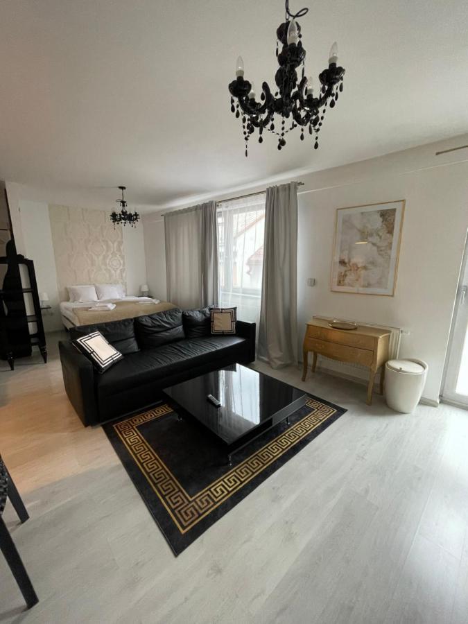 Zara Luxury Apartments The Absolute Center Of Žilina Exterior foto