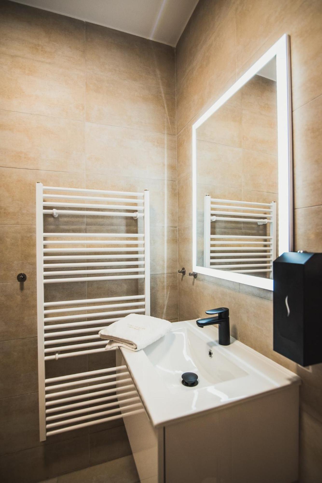 Zara Luxury Apartments The Absolute Center Of Žilina Exterior foto