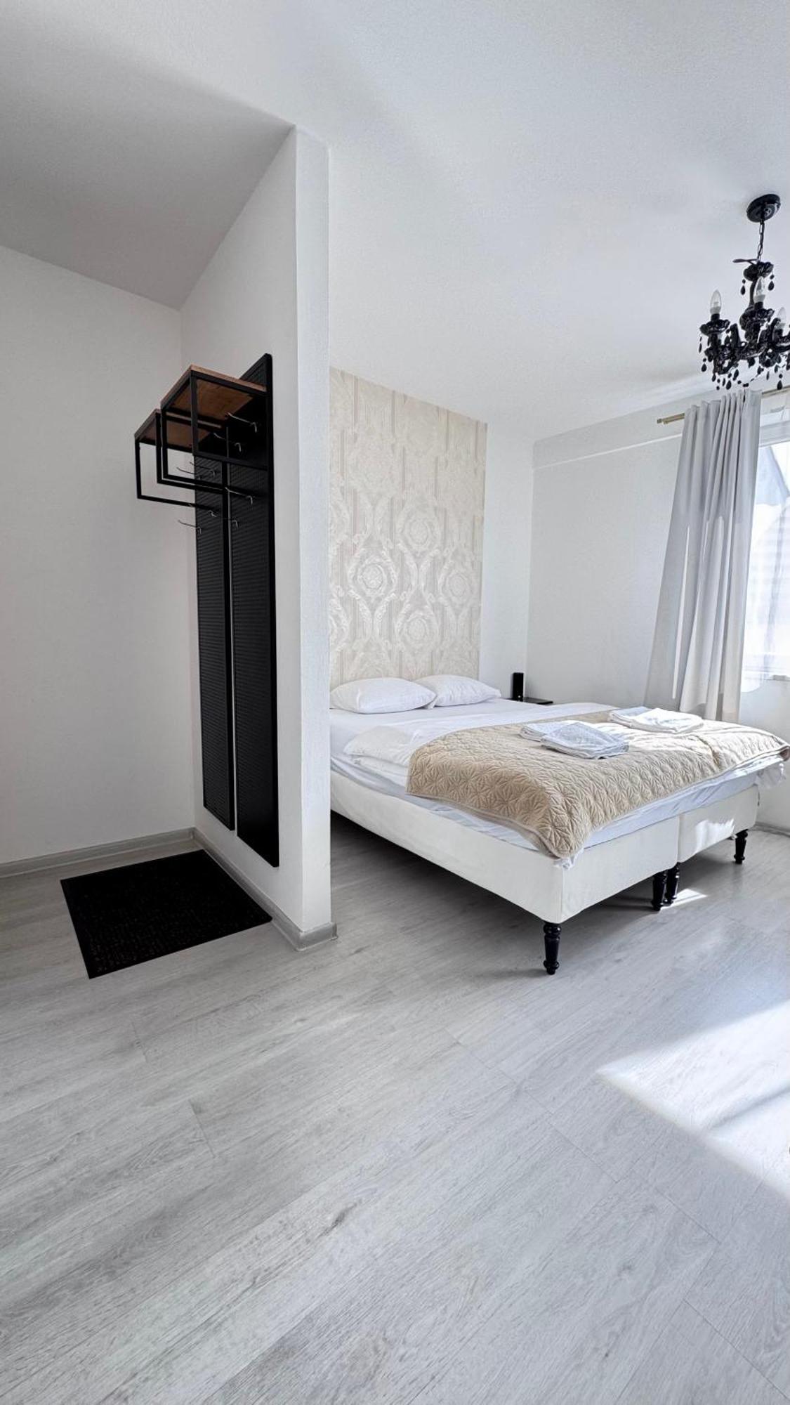 Zara Luxury Apartments The Absolute Center Of Žilina Exterior foto