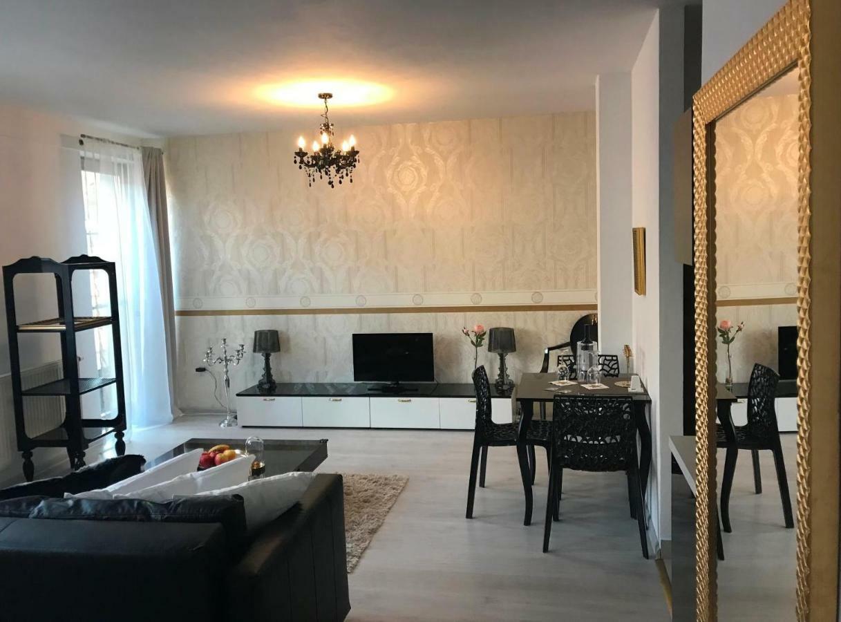 Zara Luxury Apartments The Absolute Center Of Žilina Exterior foto